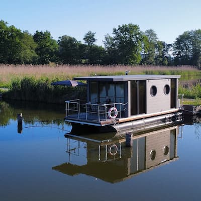 Hausboot Eisvogel von vorne